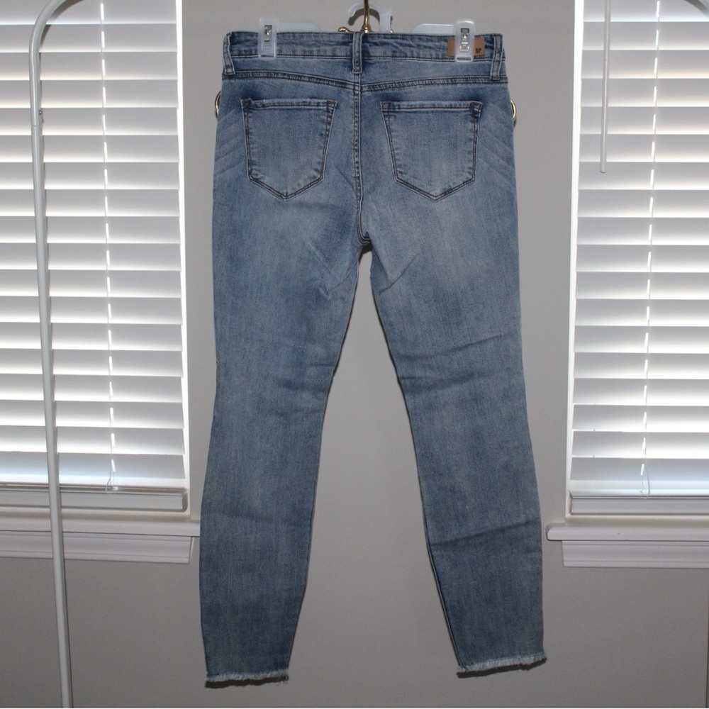 BP. Distressed Skinny Jeans - Picture 14 of 16